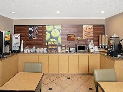 La Quinta By Wyndham Nw Brookhollow Otel 3*