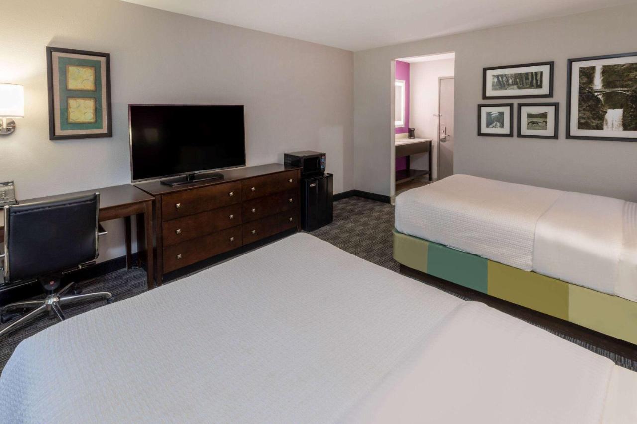 Hotel La Quinta By Wyndham Nw Brookhollow