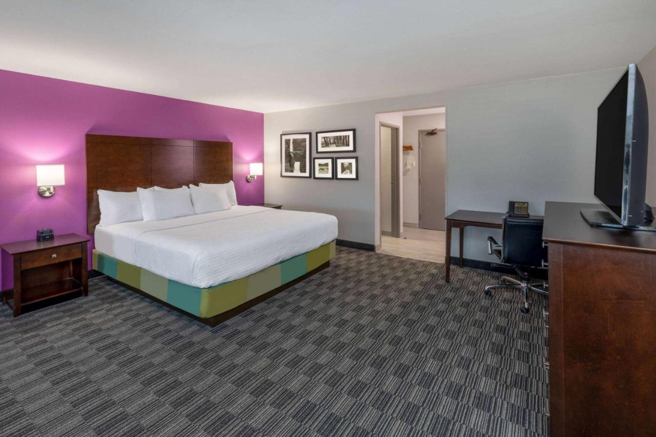 La Quinta By Wyndham Nw Brookhollow Otel 3*