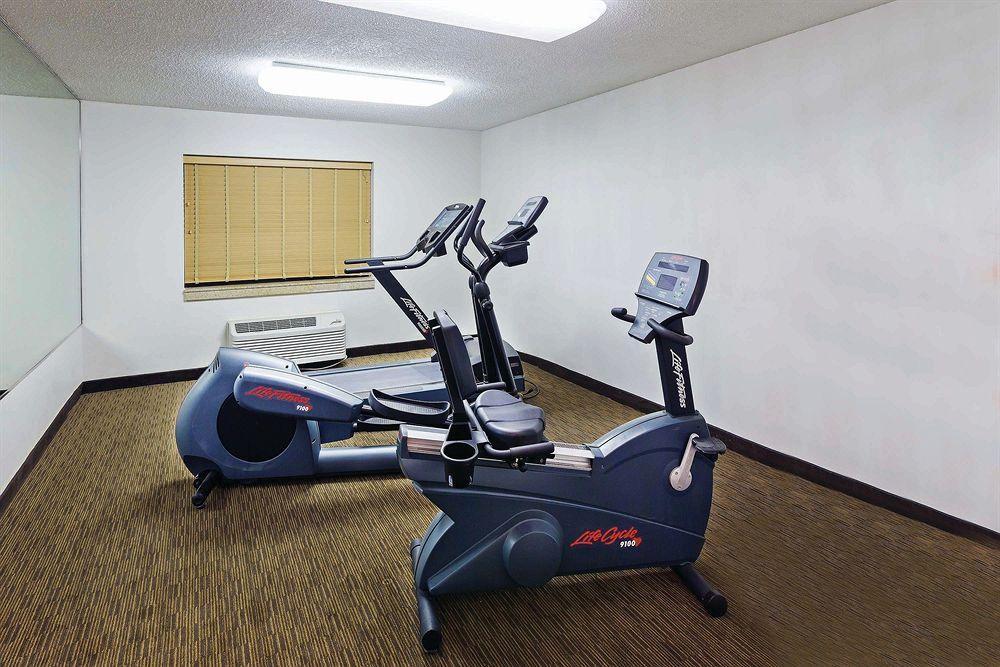La Quinta By Wyndham Nw Brookhollow Otel
